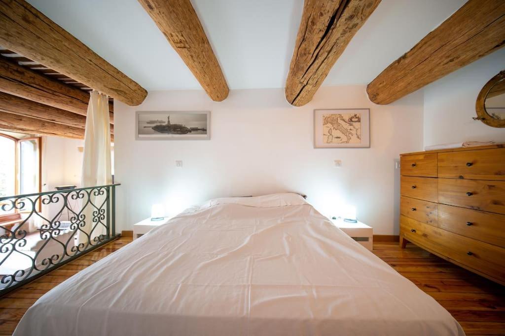 Air-Conditioned Loft In The Heart Of The Old Port Марсель Экстерьер фото